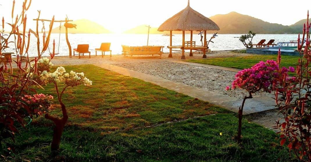 Alden Beach House Sekotong Exterior photo